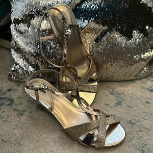 Gold shoe size 11 wide